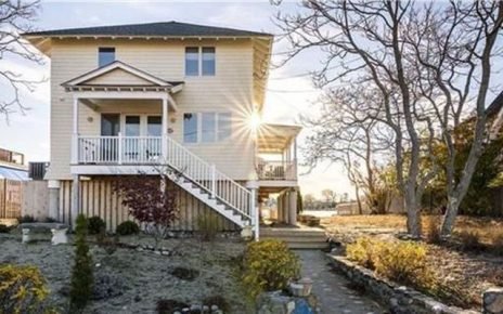 House in Connecticut on Compo Mill Cove