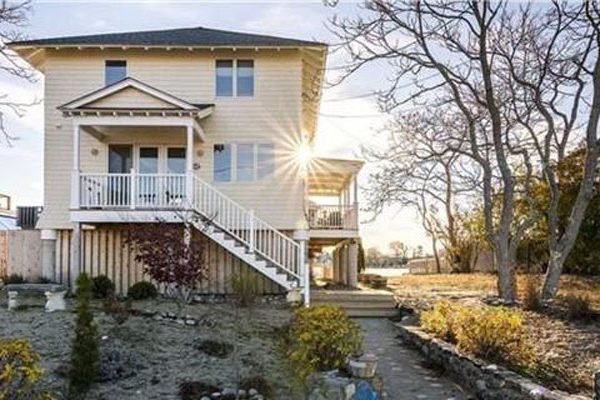 House in Connecticut on Compo Mill Cove